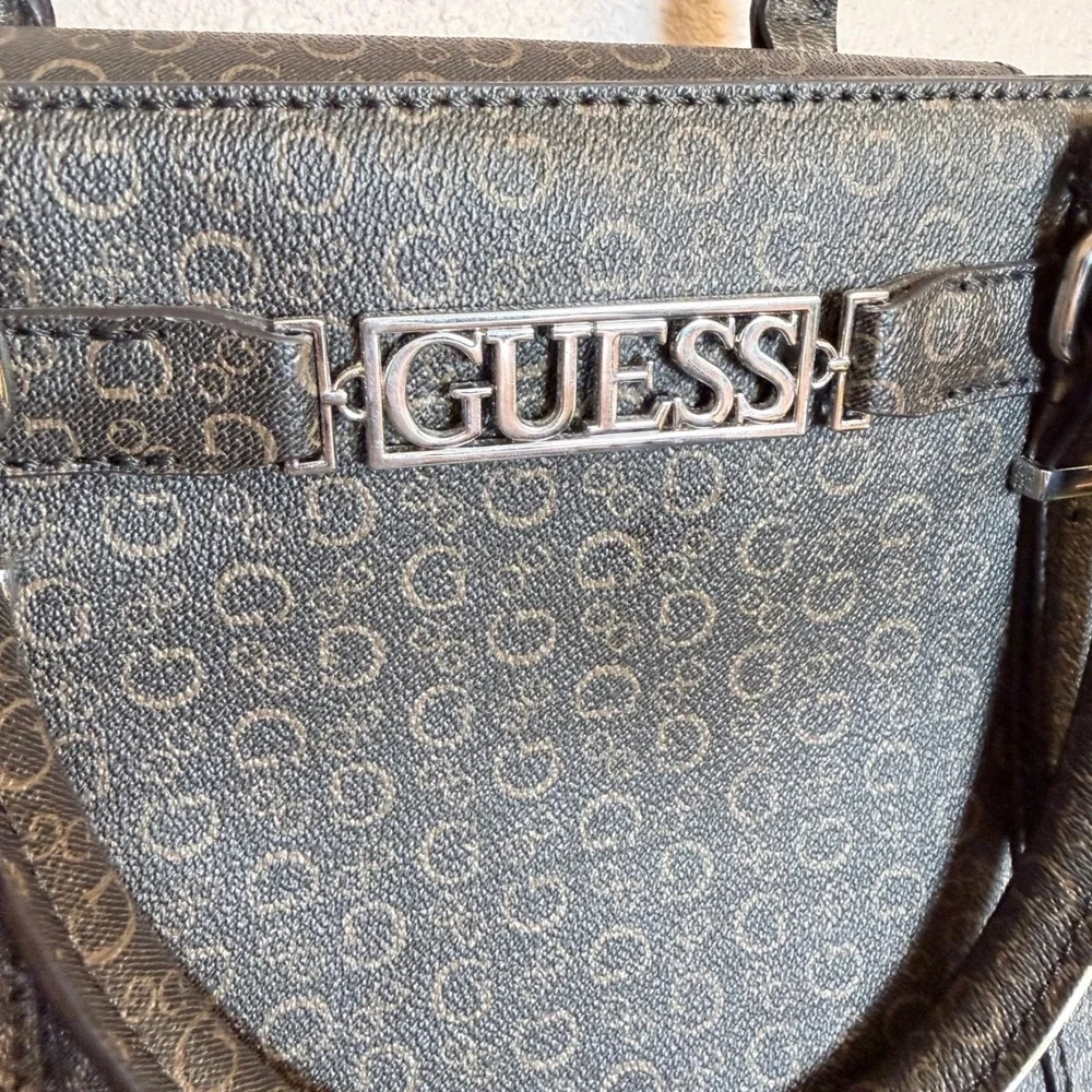 GUESS Monogram Logo Satchel Handbag Brown Silver Tone‎ Hardware Crossbody Bag